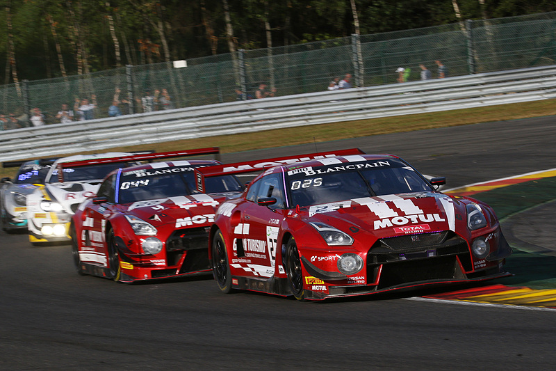 日産 GT-R 23号車 と 22号車