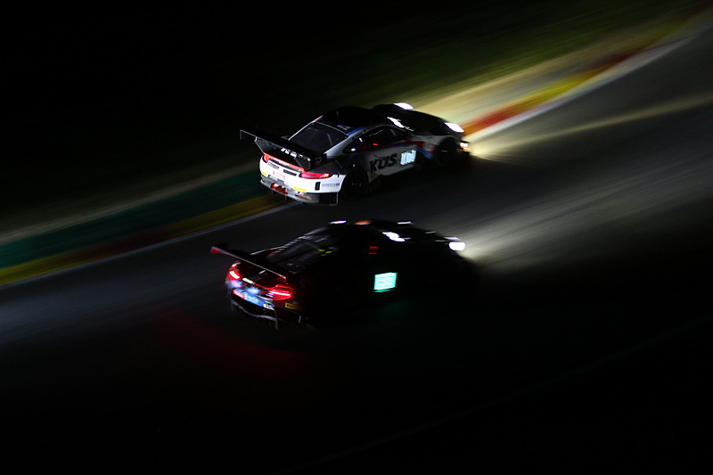 夕闇のプーオンコーナー付近