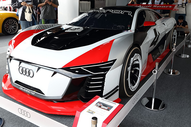 「アウディ 90 クワトロ IMSA GTO」をオマージュしたというカラーリング