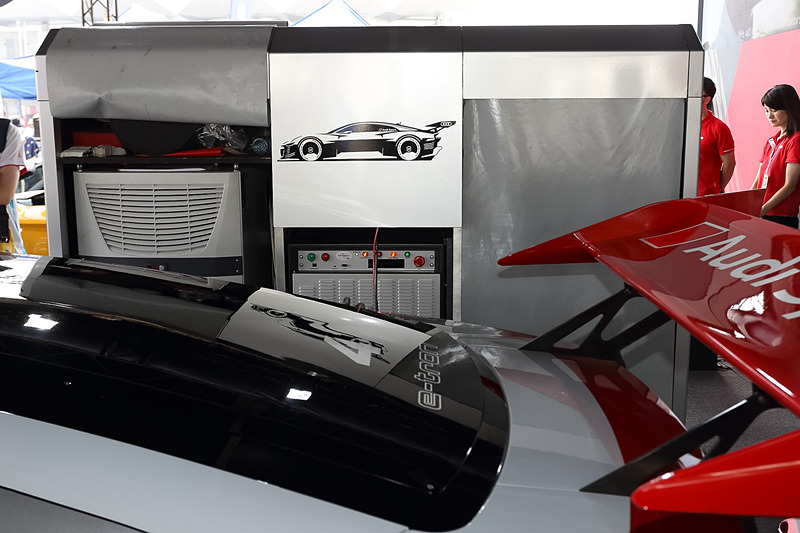 ピュアEVのためか電源バックアップが行なわれている