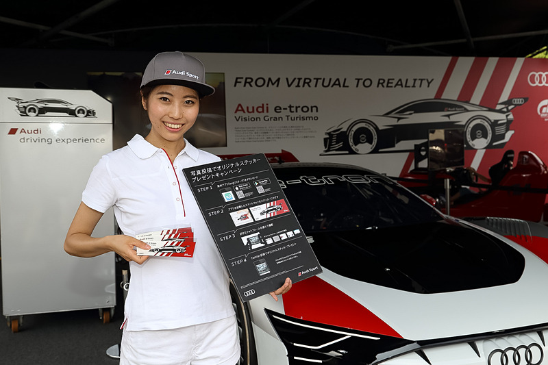 オリジナルステッカーのプレゼントイベントも実施