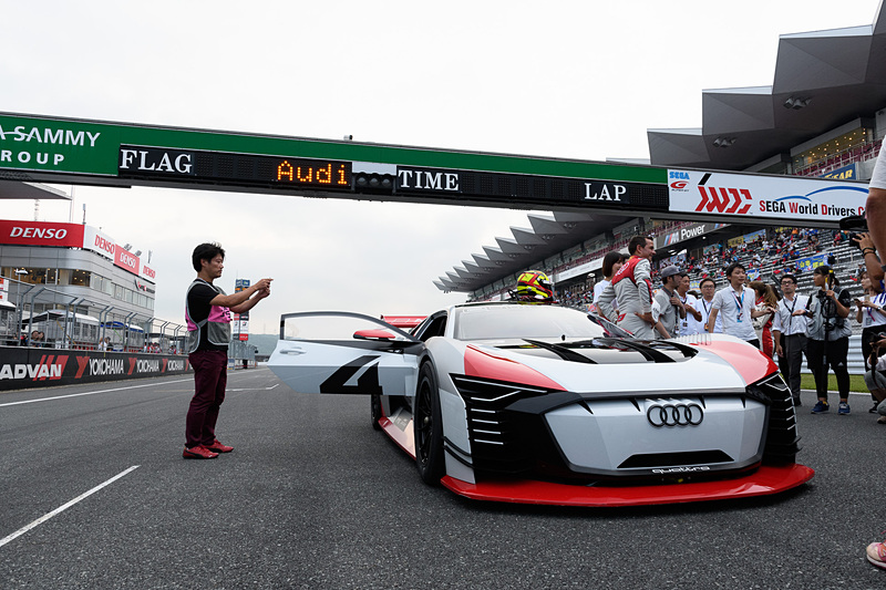 セガサミーゲートには「Audi」の文字