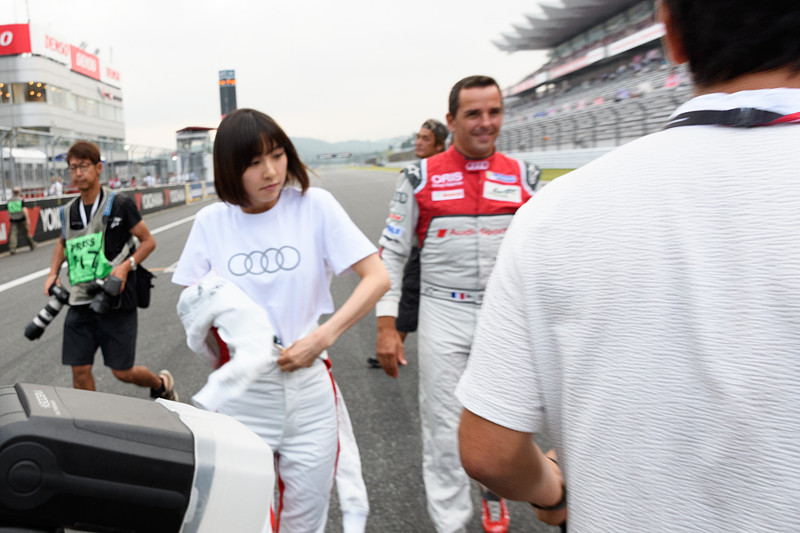 篠田さんはトレルイエ選手のサポートで助手席へ