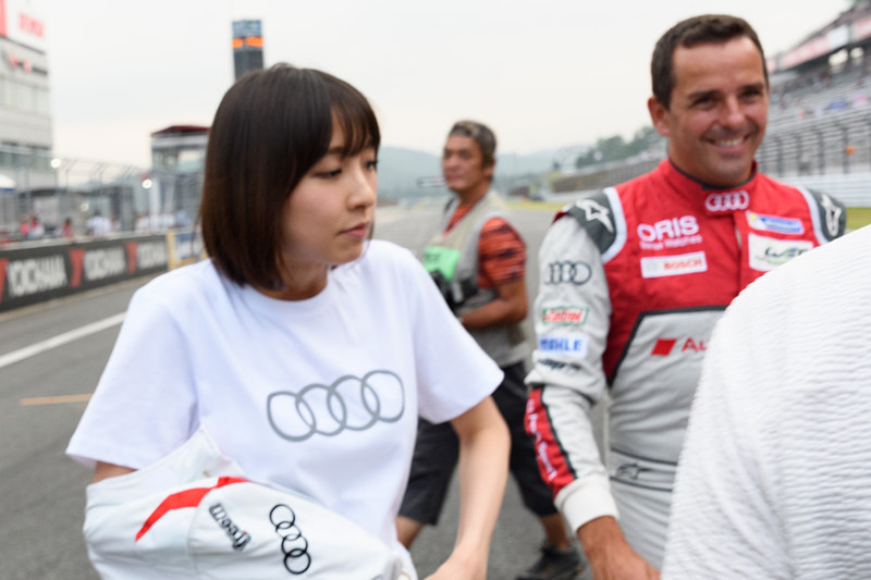 篠田さんはトレルイエ選手のサポートで助手席へ