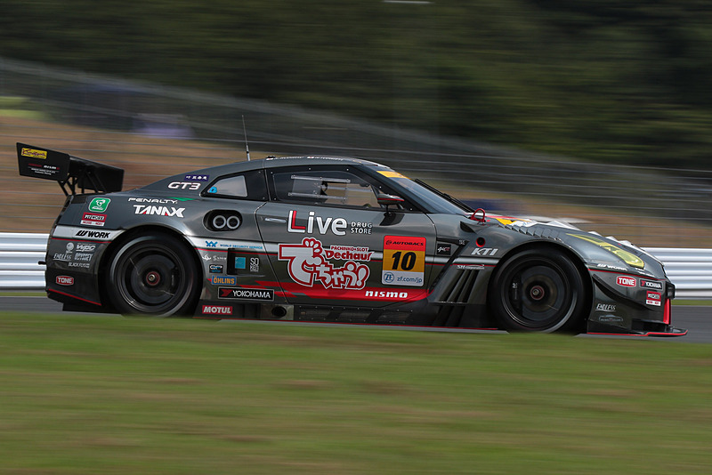 3位は10号車 GAINER TANAX triple a GT-R（星野一樹/吉田広樹組、YH）