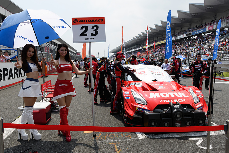 ポールポジションは23号車 MOTUL AUTECH GT-R（松田次生/ロニー・クインタレッリ組）