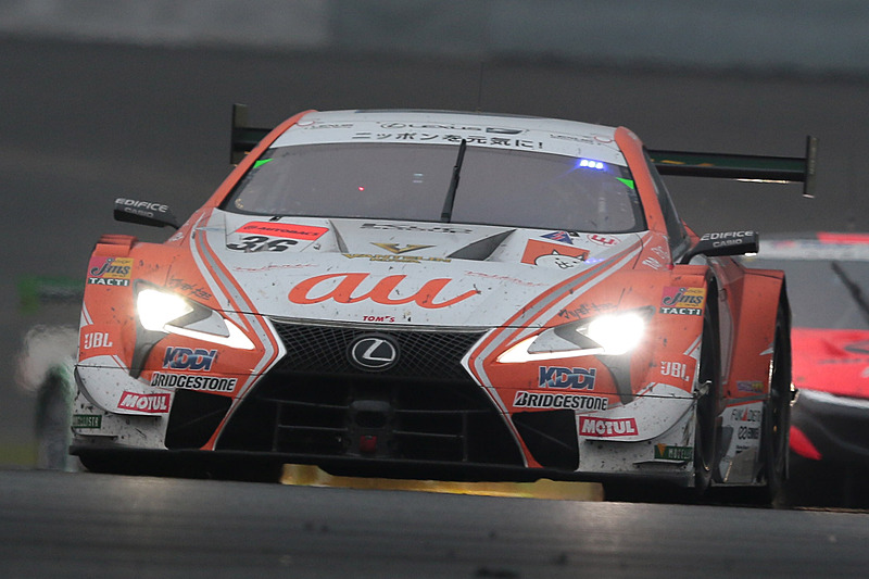 GT500クラスは36号車 au TOM'S LC500（中嶋一貴/関口雄飛組、BS）が逆転で優勝