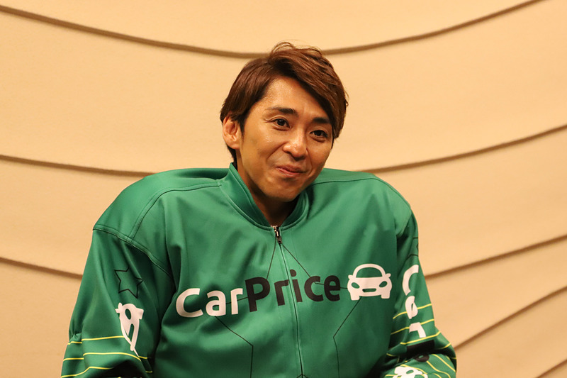 中古車買い取りサービスを提供するカープライスのアンバサダーに就任した森且行選手