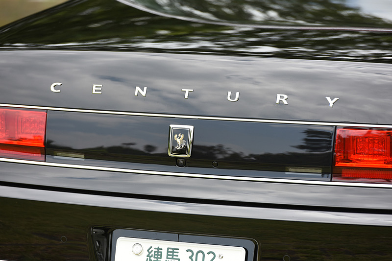 リアにも鳳凰のエンブレム