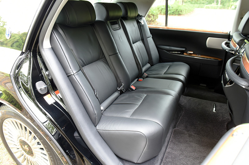 センチュリーのインテリア。撮影車はメーカーオプションの「極美革（きわみがわ）」を装着する本革仕様