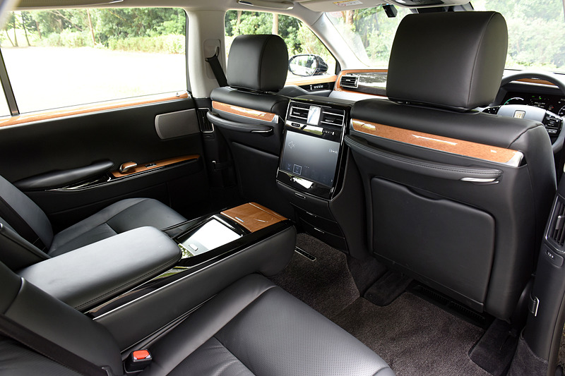 センチュリーの後席