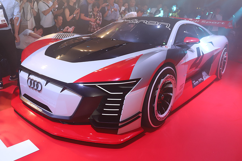 アウディ e-tron ビジョン グランツーリスモ