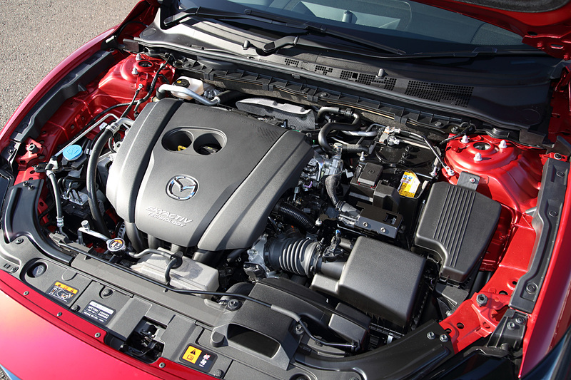 SKYACTIV-G 2.5エンジンでは気筒休止技術を新採用。最高出力140kW（190PS）/6000rpm、最大トルク252Nm（25.7kgfm）/4000rpmを発生