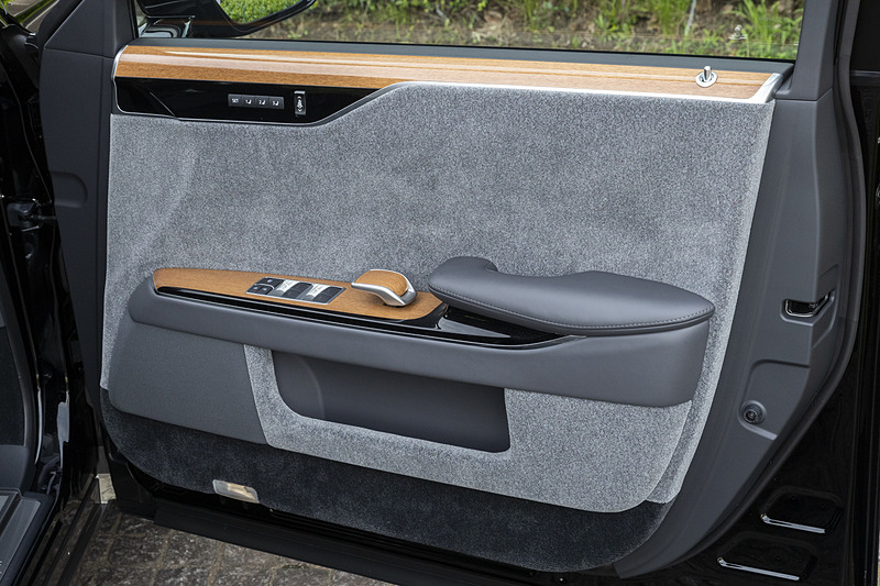 フロントドアトリム