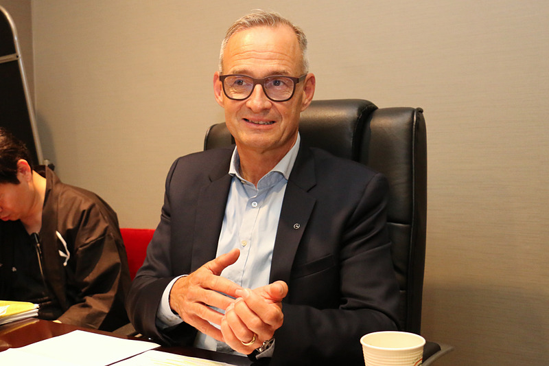 独ダイムラー AG Cクラス チーフエンジニア クリスティアン・フリュー氏