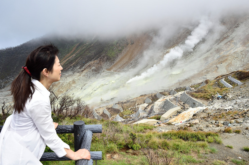到着時に立ち込めていた霧が晴れ、地獄谷の景観が楽しめたのでした