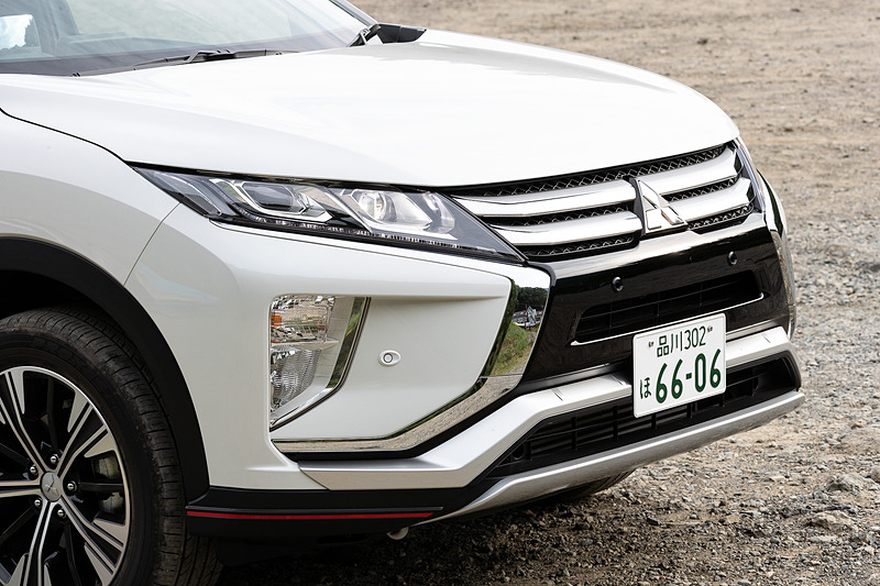 エクリプス クロスのパワートレーンは新開発の直列4気筒DOHC 1.5リッター直噴ターボ「4B40」エンジンと8速スポーツモード付CVTの組み合わせ。最高出力は110kW（150PS）/5500rpm、最大トルクは240Nm（24.5kgfm）/2000-3500rpmを発生