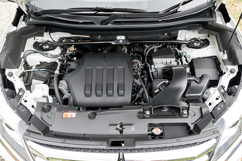 エクリプス クロスのパワートレーンは新開発の直列4気筒DOHC 1.5リッター直噴ターボ「4B40」エンジンと8速スポーツモード付CVTの組み合わせ。最高出力は110kW（150PS）/5500rpm、最大トルクは240Nm（24.5kgfm）/2000-3500rpmを発生