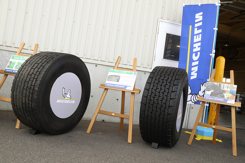 見学会場の一角では製品展示も実施