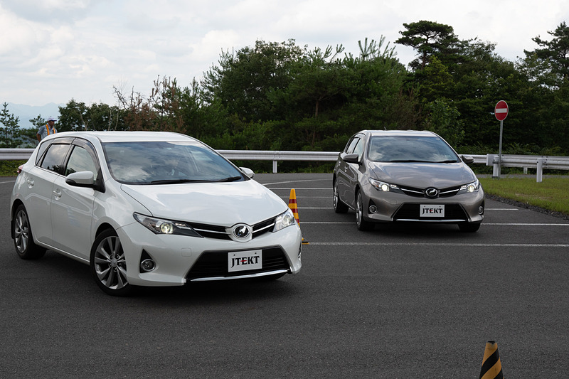 通常のハブユニットと高剛性ハブユニットを装着したトヨタ「オーリス」を乗り比べ