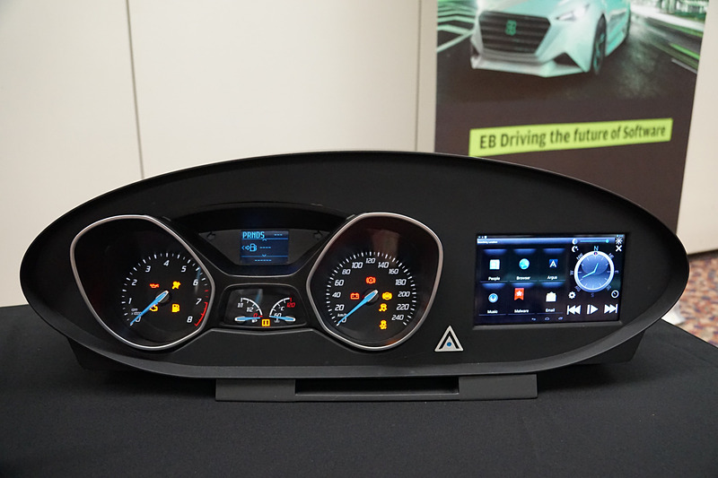 OTAソフトウェアアップデート機能を持つ車載インフォテイメントシステム