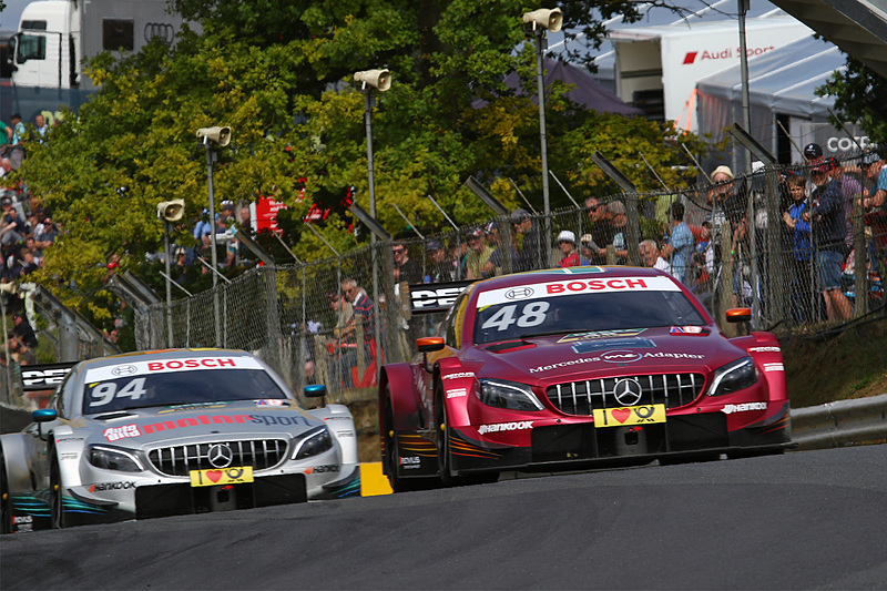 9周目～11周目にトップを走行するエドアルド・モルタラ。後方はパスカル・ウェルライン