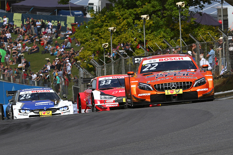 ルーカス・アウワー（22）、レネ・ラスト（33）、フィリップ・エング（25）の3位争い