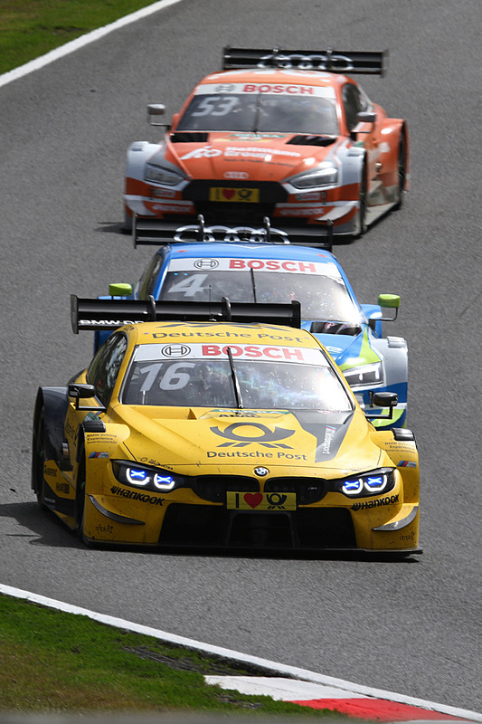 ティモ・グレック（16）、ロビン・フリジン（04）、ジェミー・グリーン（53）の中盤の10位争い