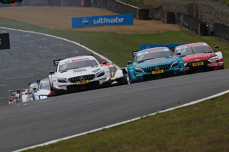 再スタートでポール・ディレスタ（03）がトップを堅守