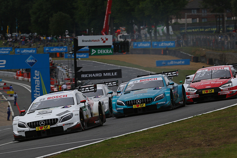 再スタートでポール・ディレスタ（03）がトップを堅守