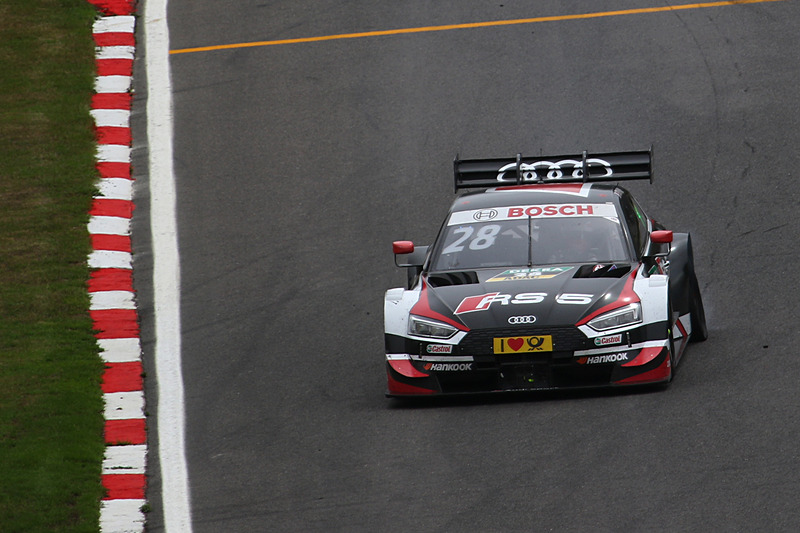 ロイック・デュバルのマシンで左リアタイヤのスローパンクチャーが発生