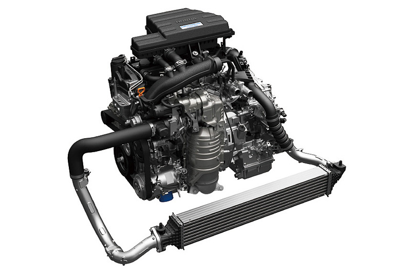 直列4気筒DOHC 1.5リッター直噴 VTECターボ「L15B」型エンジンは、「デュアルVTC」で状況に応じてバルブオーバーラップ制御を使い分けて高出力化と燃費向上を両立。シビック セダンを上まわる最高出力140kW（190PS）/5600rpm、最大トルク240Nm（24.5kgfm）/2000-5000rpmを発生する
