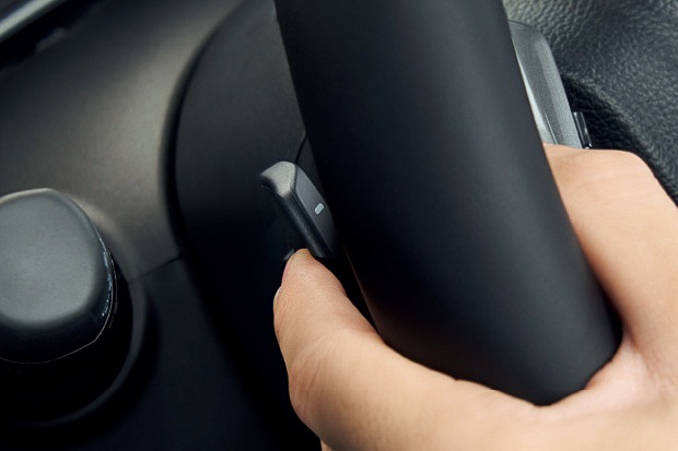 回生発電による減速度の強さをパドル操作で4段階に変更できる「減速セレクター」を備える