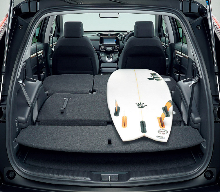 セカンドシートも倒し、フロアボードを上段固定したフルフラットモード