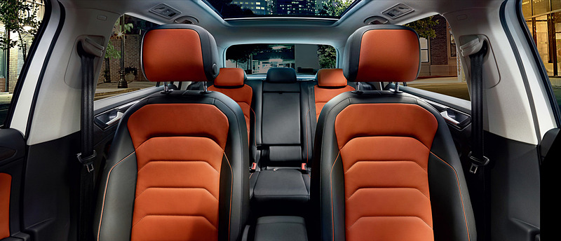 R-ラインのインテリア