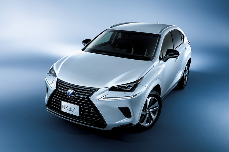 NX300h 特別仕様車“Black Sequence”