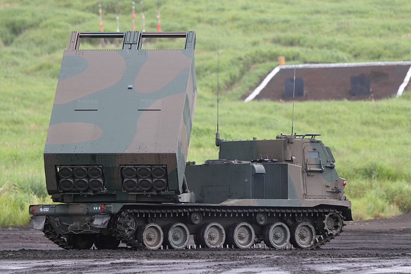 多連装ロケットシステム（MLRS）