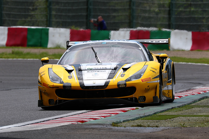 28号車 HubAuto Corsa（Ferrari 488 GT3、ニック・フォスター/デイビッド・ペレル/吉田広樹組）