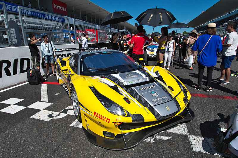 28号車 HubAuto Corsa（Ferrari 488 GT3、ニック・フォスター/デイビッド・ペレル/吉田広樹組）