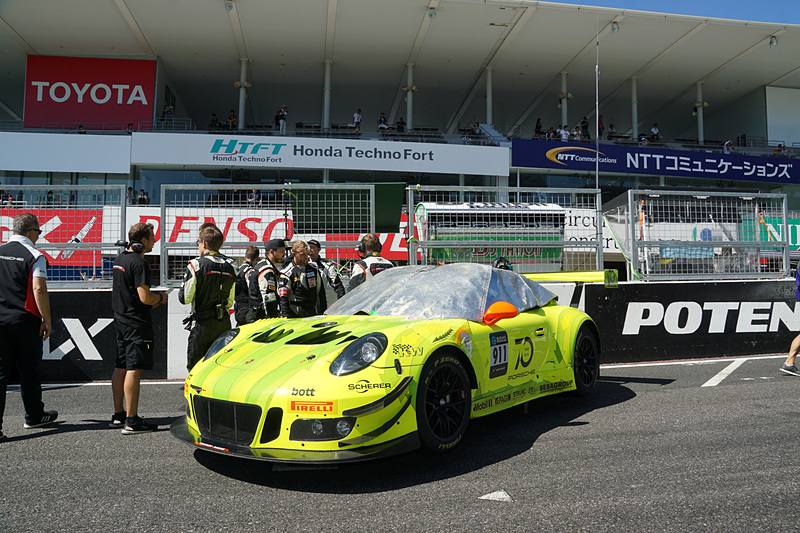 予選6位：911号車 Manthey-Racing（PORSCHE 911 GT3R、ディルク・ベルナー/フレデリック・マコヴィッキィ/ロマン・デュマ組）