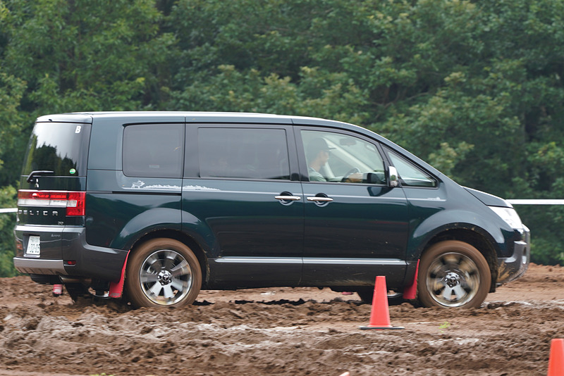 スラロームのトレーニングの様子