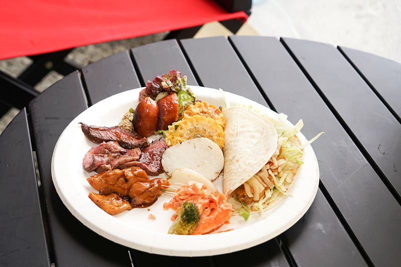 美味しそうなランチのプレート。メキシカンタコスを中心に各種肉が楽しめた