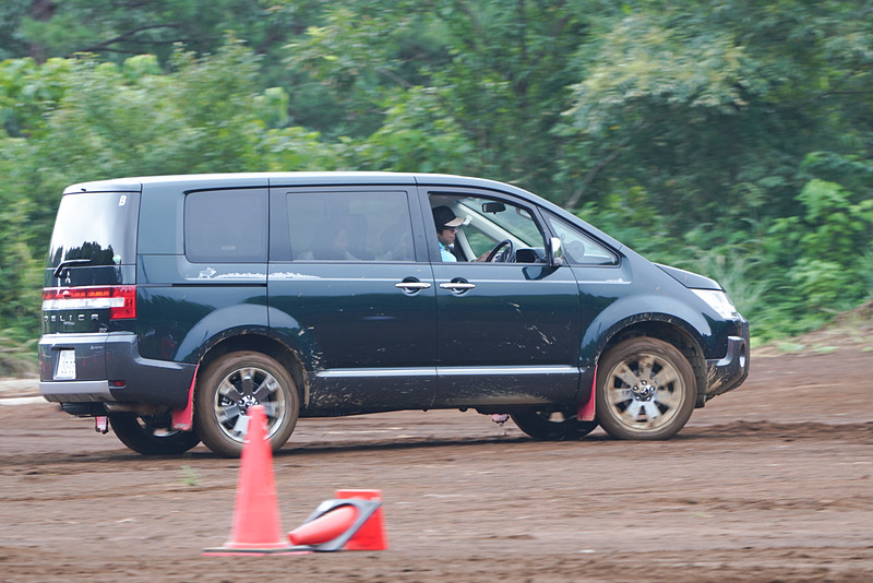 スラロームを走行