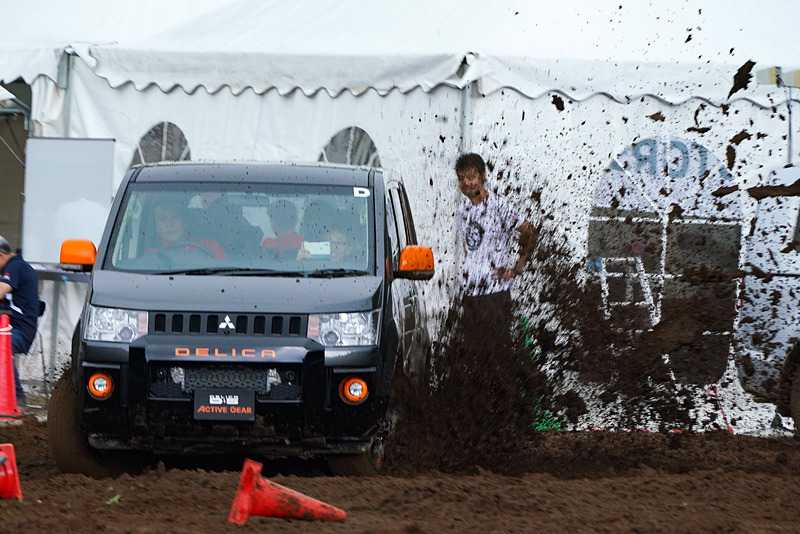 時おり悲鳴が上がるほどアグレッシブな走りを見せた増岡選手