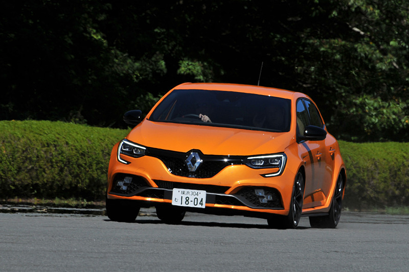 3代目にあたる新型5ドアハッチバック「メガーヌ ルノー・スポール」