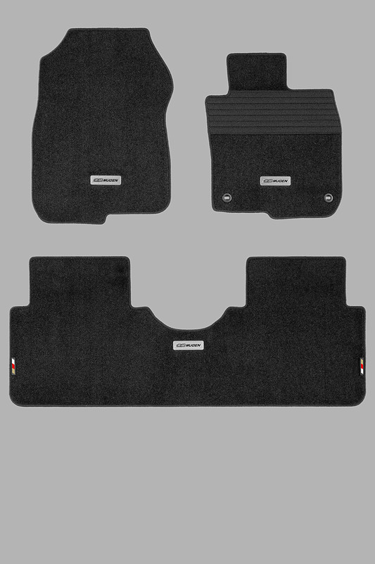 「スポーツマット」は5人乗り仕様（左）が4万3200円、7人乗り仕様（右）が5万1840円