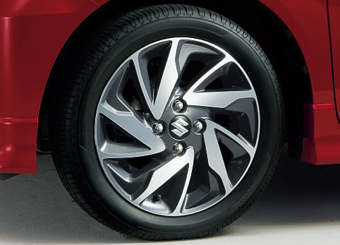 ワゴンR 25周年記念車 HYBRID FZリミテッドの15インチタイヤ＆アルミホイール