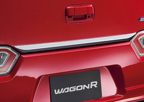 ワゴンR 25周年記念車 HYBRID FZリミテッドのメッキバックドアガーニッシュ