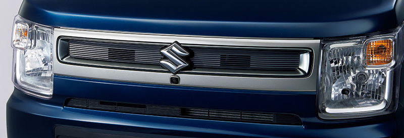 ワゴンR 25周年記念車 HYBRID FXリミテッドのフロントグリル（スモークメッキ、スチールシルバー）