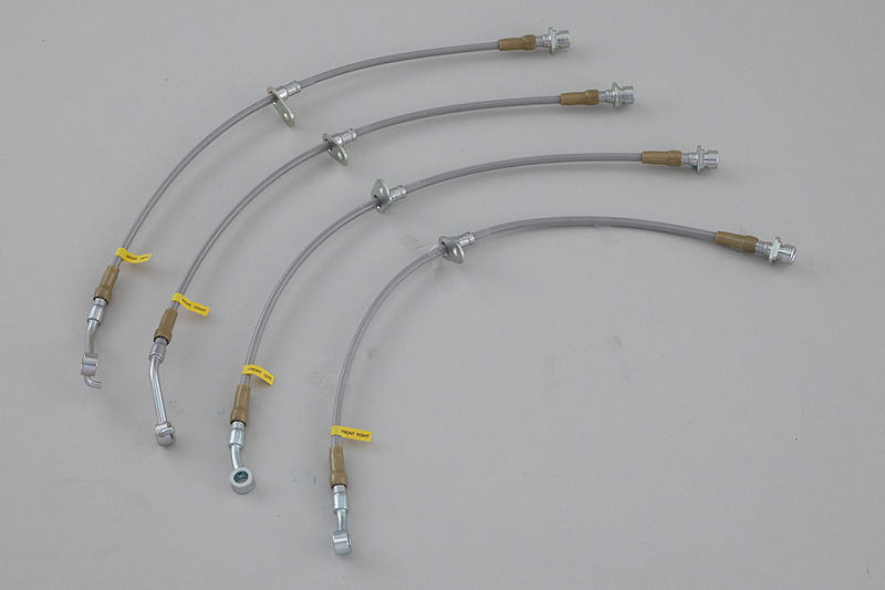 ステンレスメッシュを採用する「ミクロメッシュブレーキライン」（3万4560円）